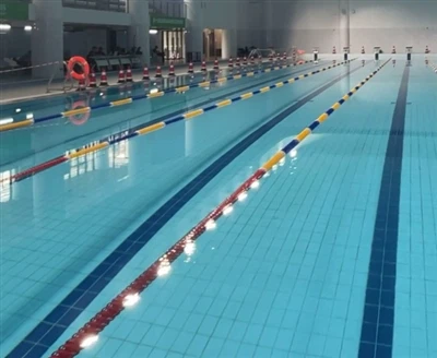 تم افتتاح أول حمام سباحة عام داخلي في قوانغتشو Haizhu رسميًا